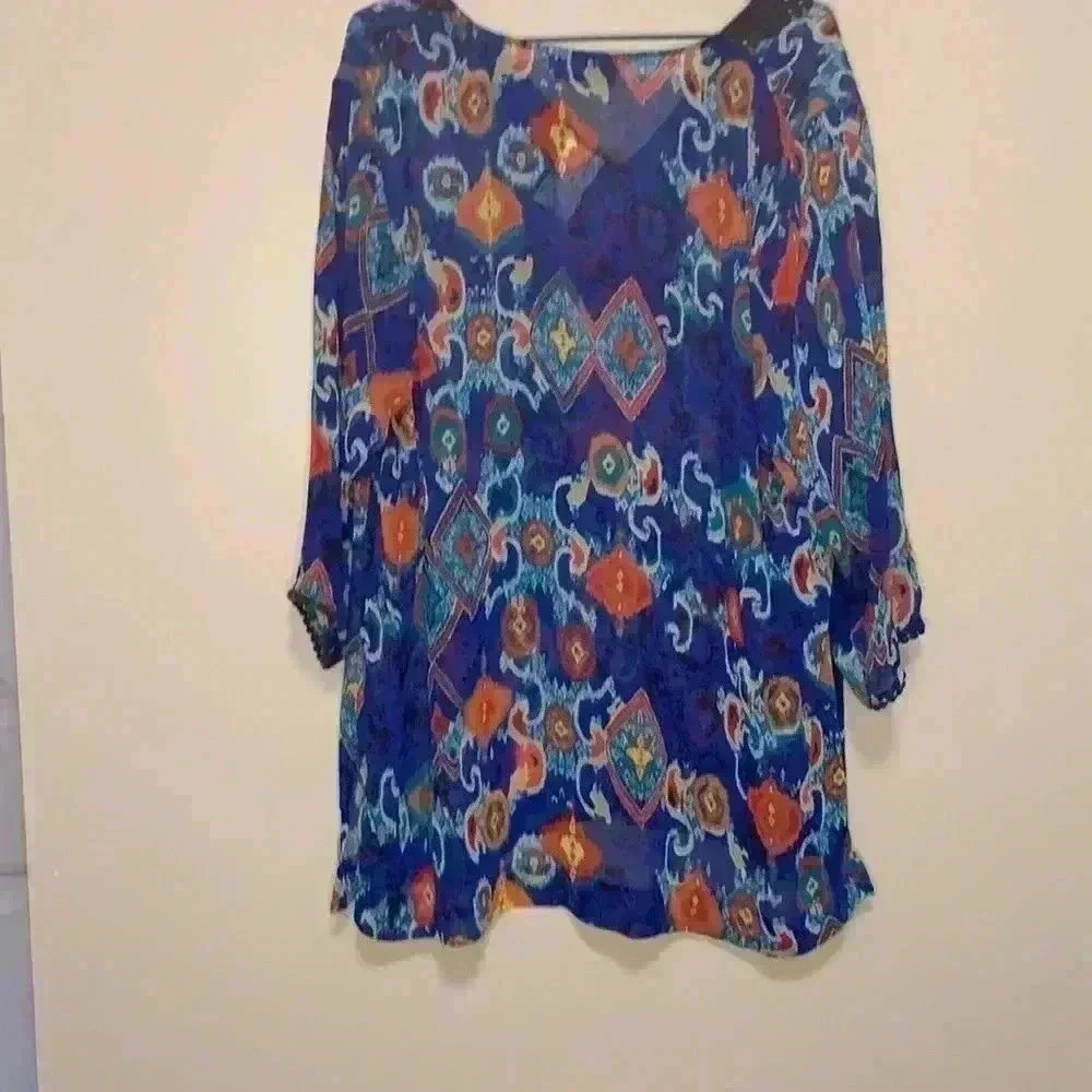 Jones New York light and airy, semi sheer beach cover-up in bright colours - Picture 6 of 9